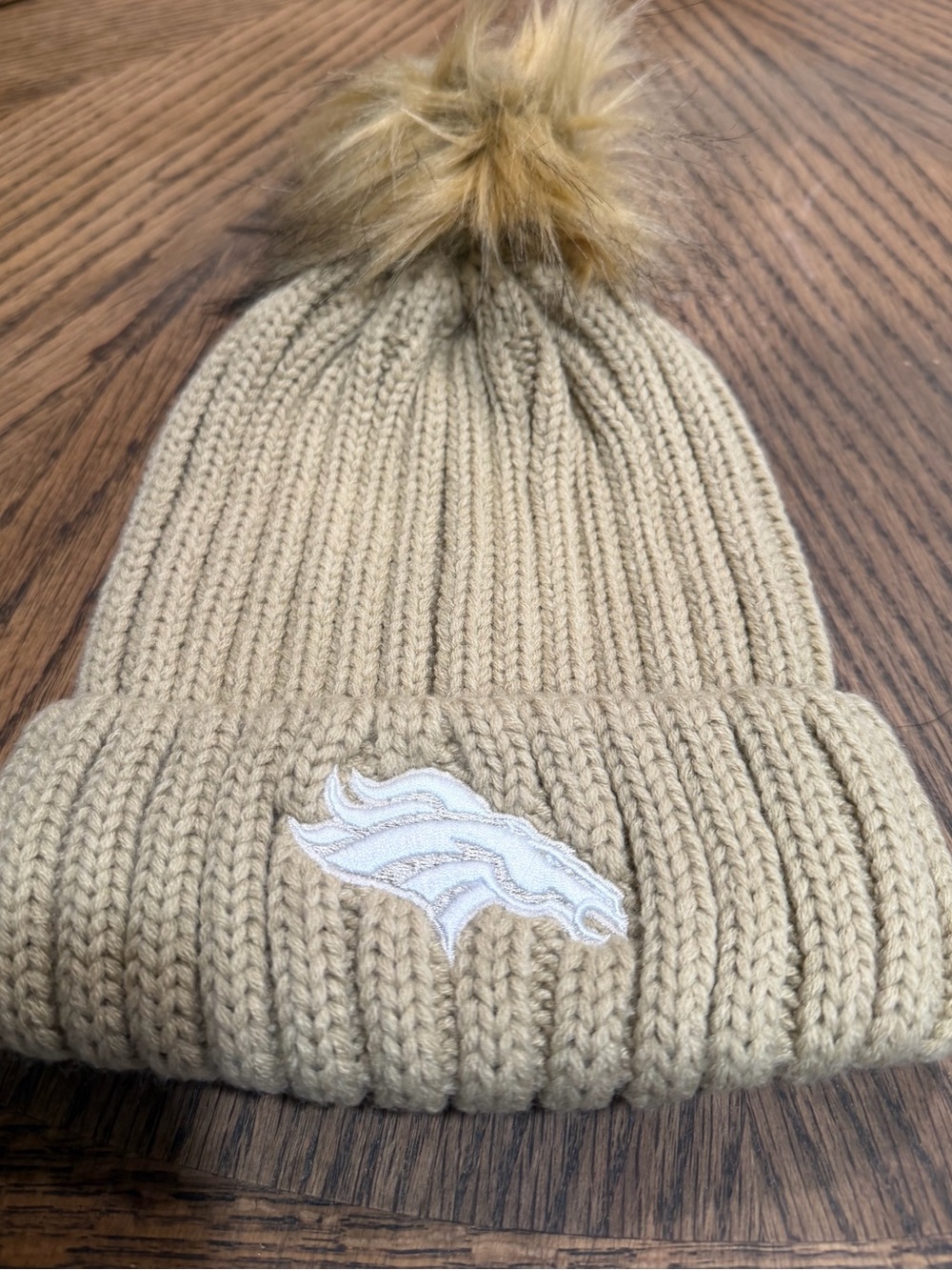 WEAR by Erin Andrews Denver Broncos Women’s Pom Beanie Tan Knit NFL One Size